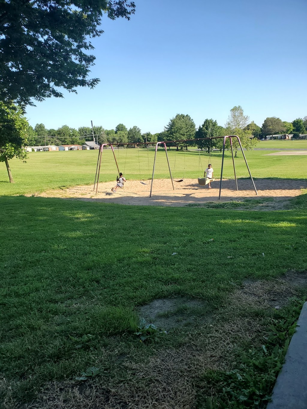 Dunegant Park | 1930 Derhake Rd, Florissant, MO 63033, USA | Phone: (314) 839-7670