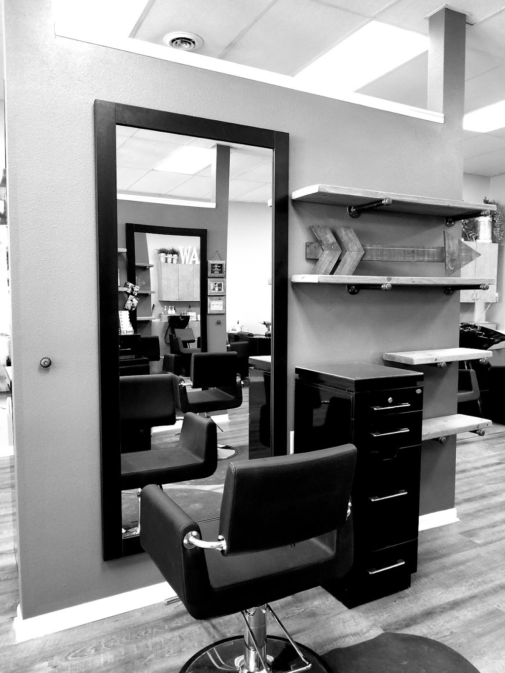 Grand Salon Suites | 664 Grand Ave, Hartford, WI 53027, USA | Phone: (262) 224-3859