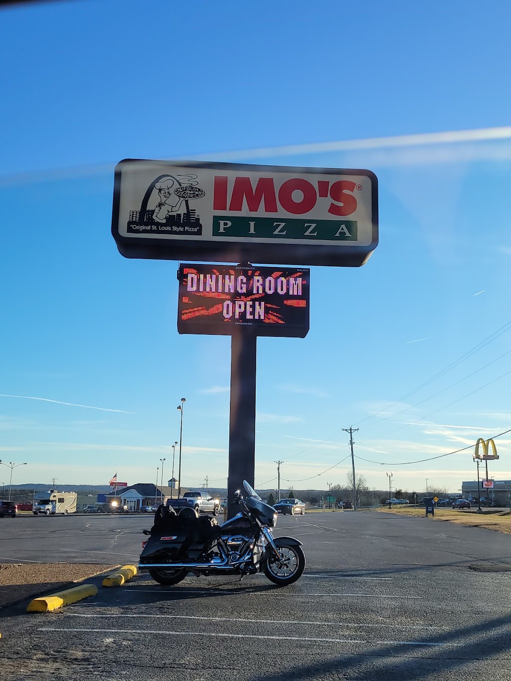 Imos Pizza | 1 Jefferson Square, De Soto, MO 63020, USA | Phone: (636) 586-1818