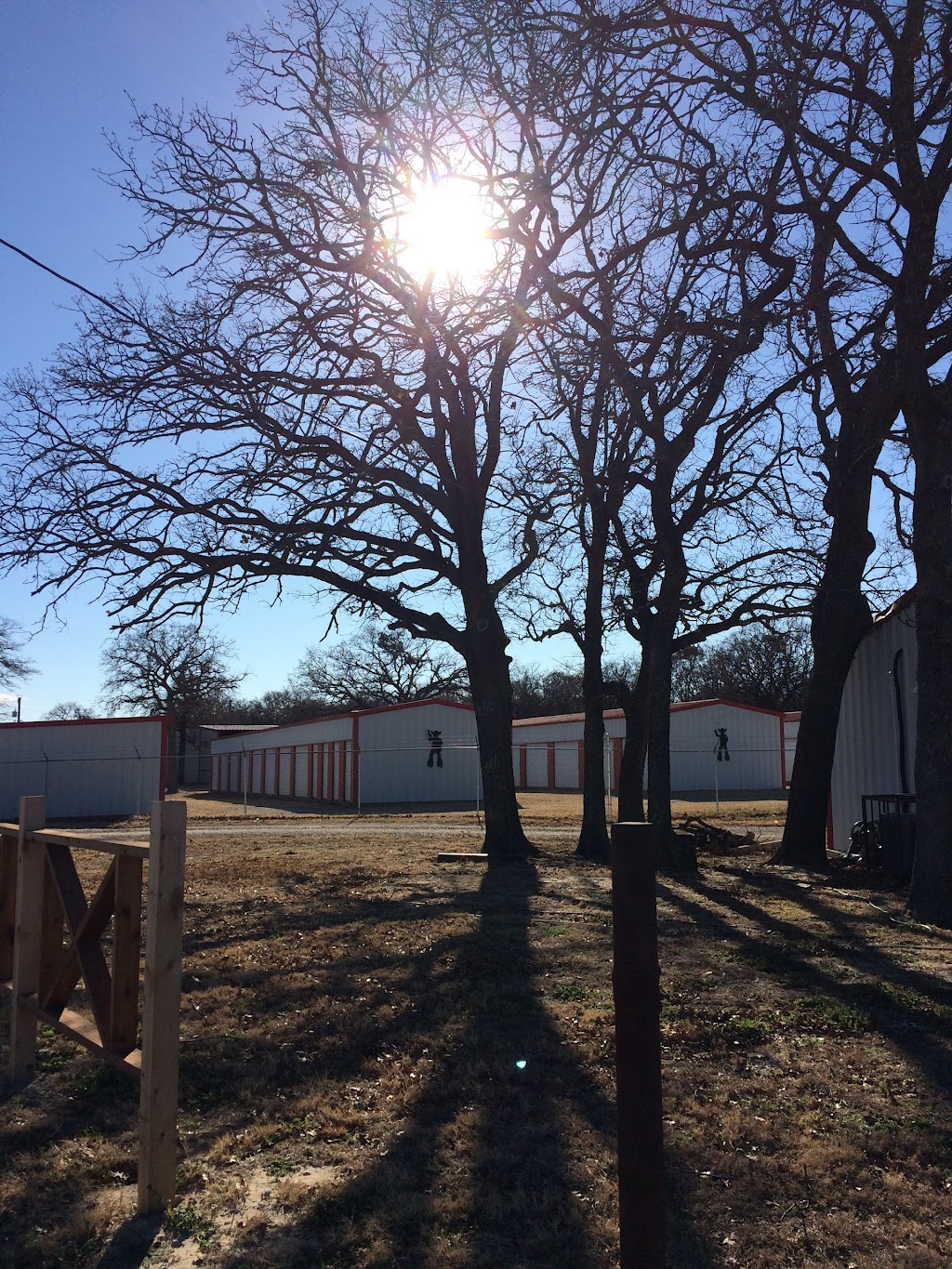 Red Roof RV Park & Storage | 3184 E Hwy 199, Springtown, TX 76082, USA | Phone: (817) 471-8500