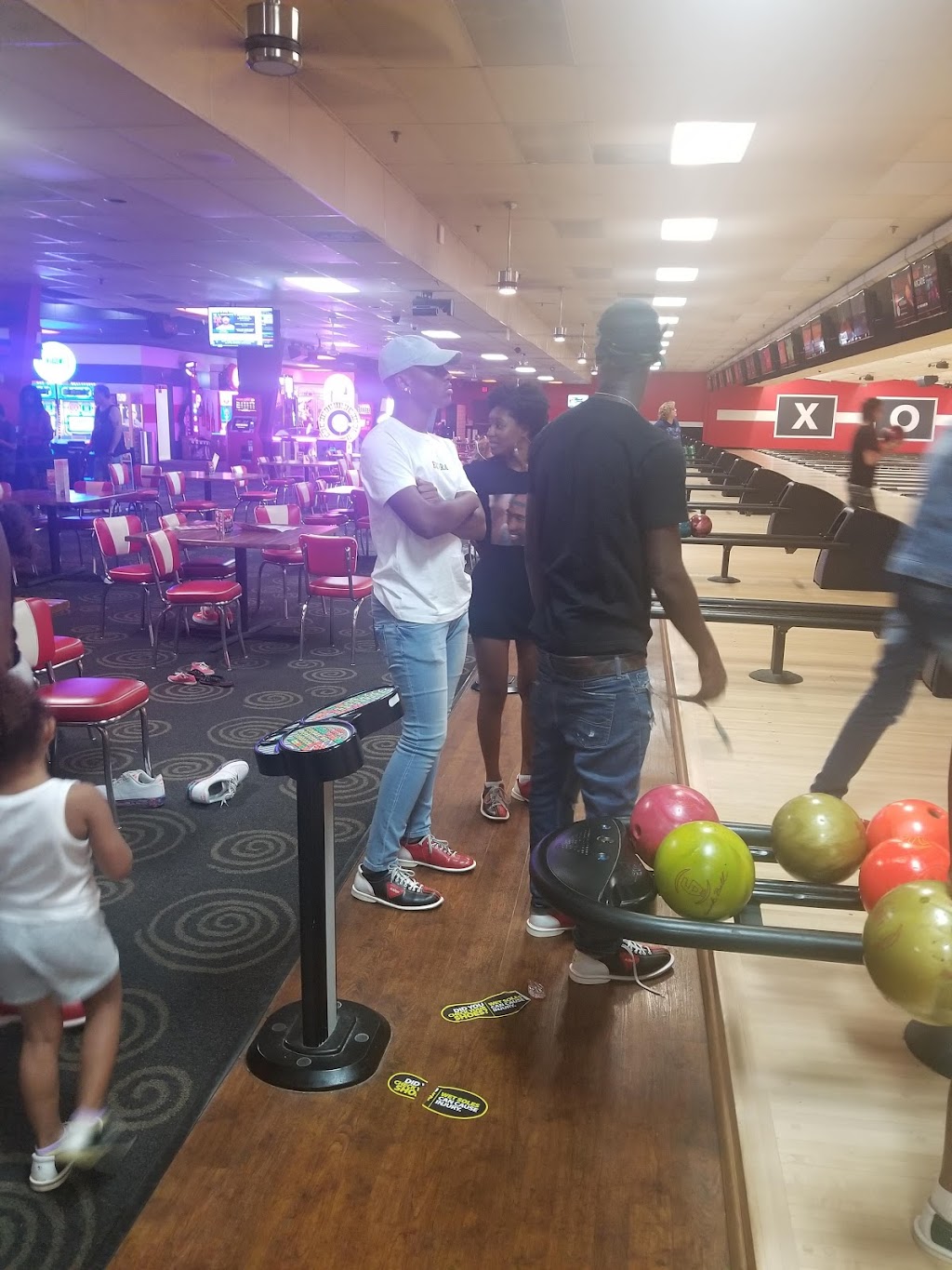 AMF Lynnhaven Lanes | 2601 Lishelle Pl, Virginia Beach, VA 23452, USA | Phone: (757) 468-1000