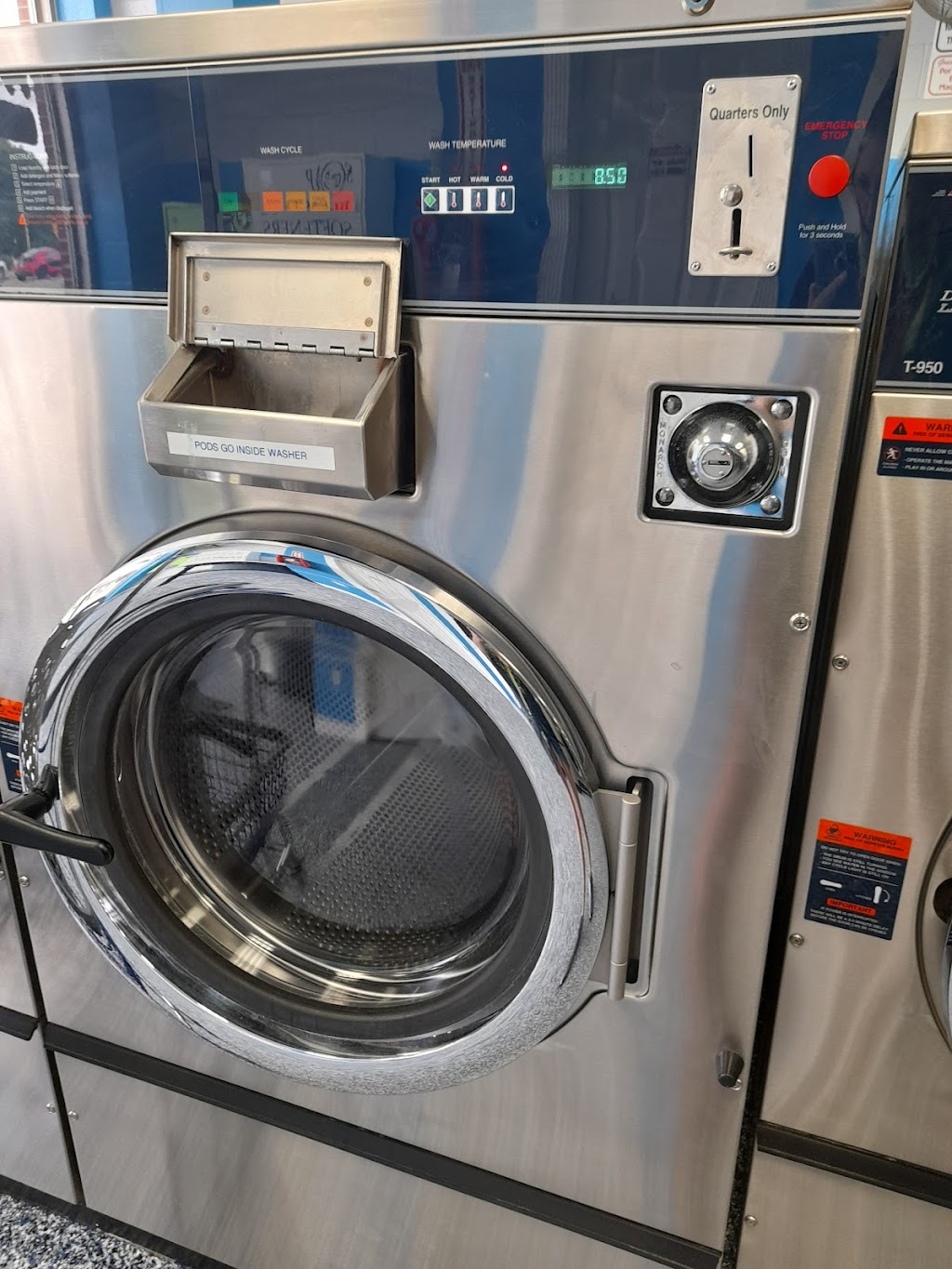 Duds N Suds-Coin Laundry | 639 E Dixie Dr, Dayton, OH 45449, USA | Phone: (937) 384-0320