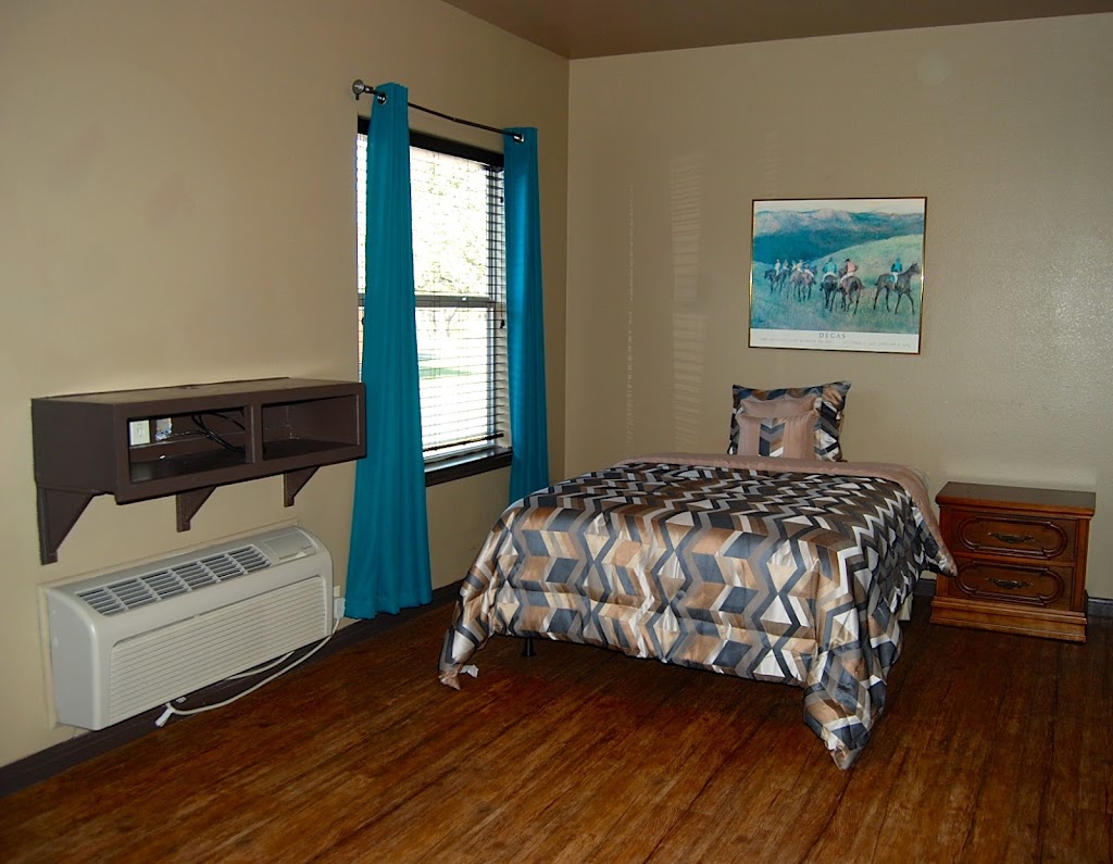 Rocky Hollow Lake House | 1650 Co Rd 245, Georgetown, TX 78633, USA | Phone: (254) 793-2311