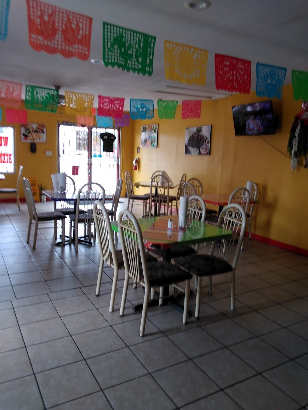 Juanys Lunch Stand | 1405 Orquidia Ln, Laredo, TX 78046, USA | Phone: (956) 725-6478
