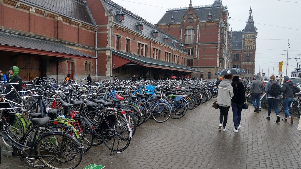 MacBike | Bike Rental Amsterdam | Central Station | De Ruijterkade 34, 1012 AA Amsterdam, Netherlands | Phone: 020 624 8391