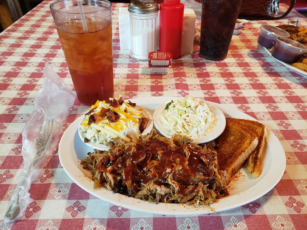 Piggin Aint Easy | 10448 TN-59, Burlison, TN 38015, USA | Phone: (901) 296-5242