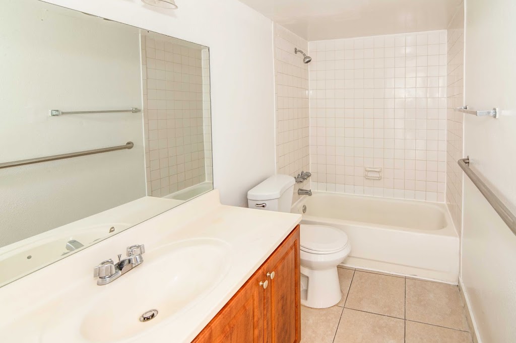 Lauder Ridge Garden Apartments | 5600 SW 12th St, North Lauderdale, FL 33068, USA | Phone: (954) 971-0345