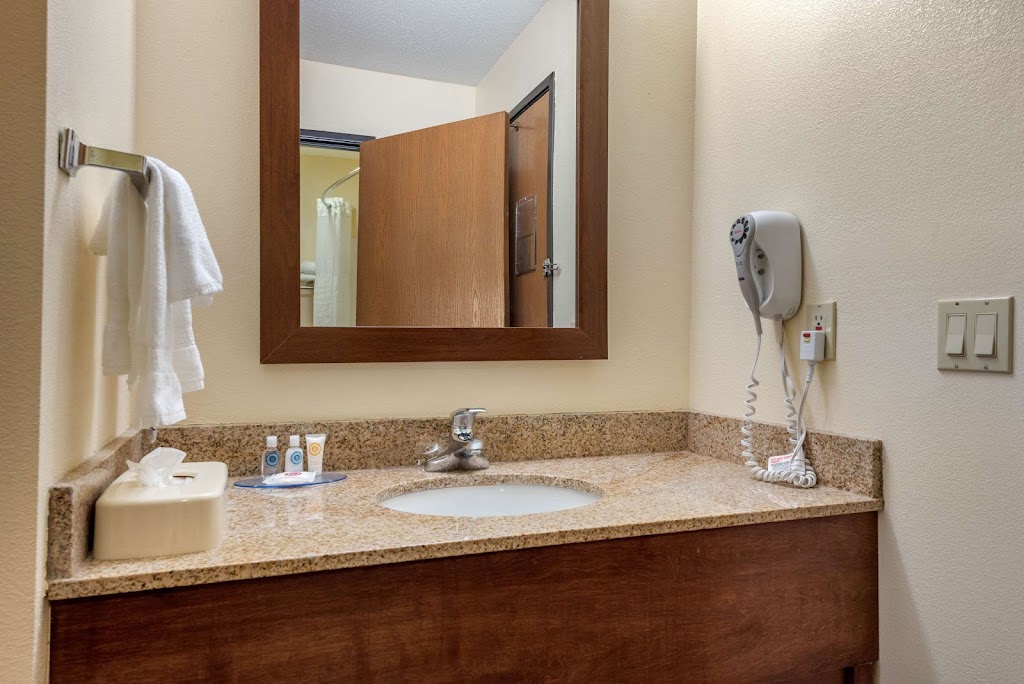 Comfort Inn | E, 7275 S 75 E, Warren, IN 46792, USA | Phone: (260) 918-6100