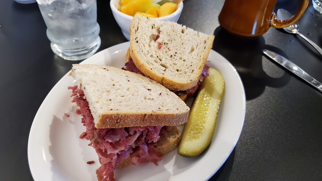 Goldies Deli & Restaurant | 13359 Pearl Rd, Strongsville, OH 44136, USA | Phone: (440) 572-8700