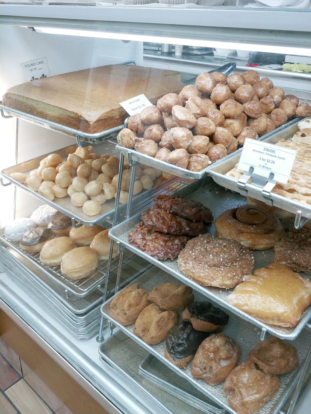 Donut King | 2025 Durfee Ave, South El Monte, CA 91733, USA | Phone: (626) 454-1828