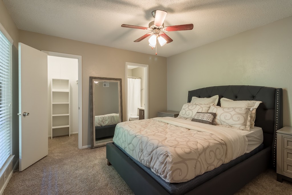 Woods of Ridgmar Apartments | 2200 Taxco Rd, Fort Worth, TX 76116, USA | Phone: (817) 731-1261