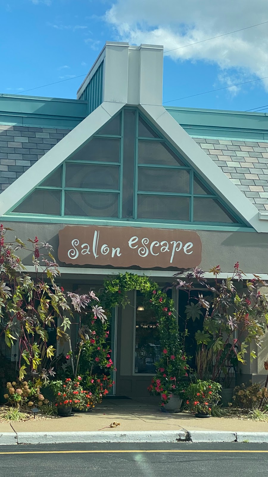 Salon Escape | 50 Clarkson Wilson Center, Chesterfield, MO 63017, USA | Phone: (636) 220-8000