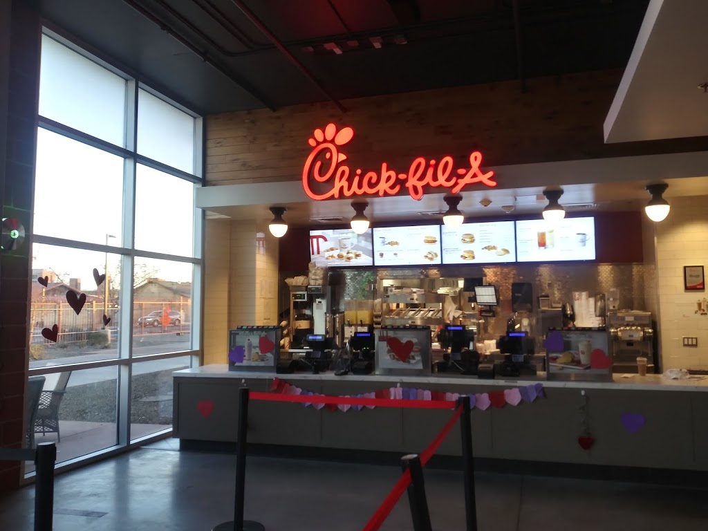 Chick-fil-A | Diamondback Apartments, 2945 W Colter St, Phoenix, AZ 85017, USA | Phone: (602) 639-6871