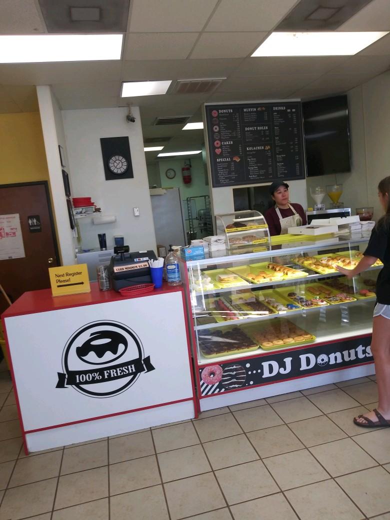 D J Donuts | 928 US-377 #108, Aubrey, TX 76227 | Phone: (940) 365-9989