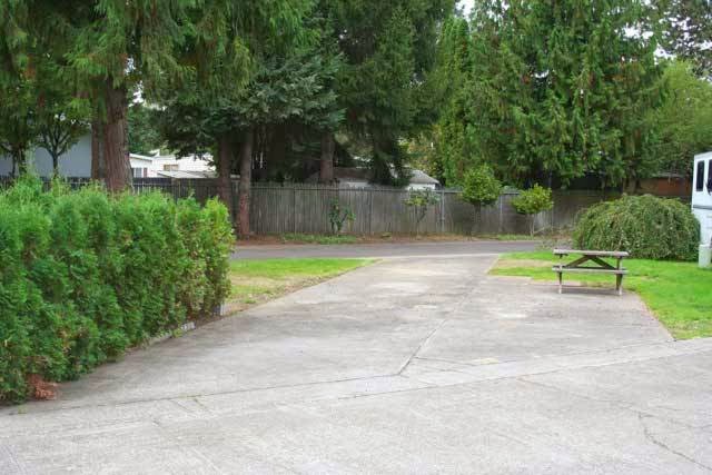 Rolling Hills Mobile Terrace & RV Park | 20145 NE Sandy Blvd Suite #31, Fairview, OR 97024, USA | Phone: (503) 465-5382