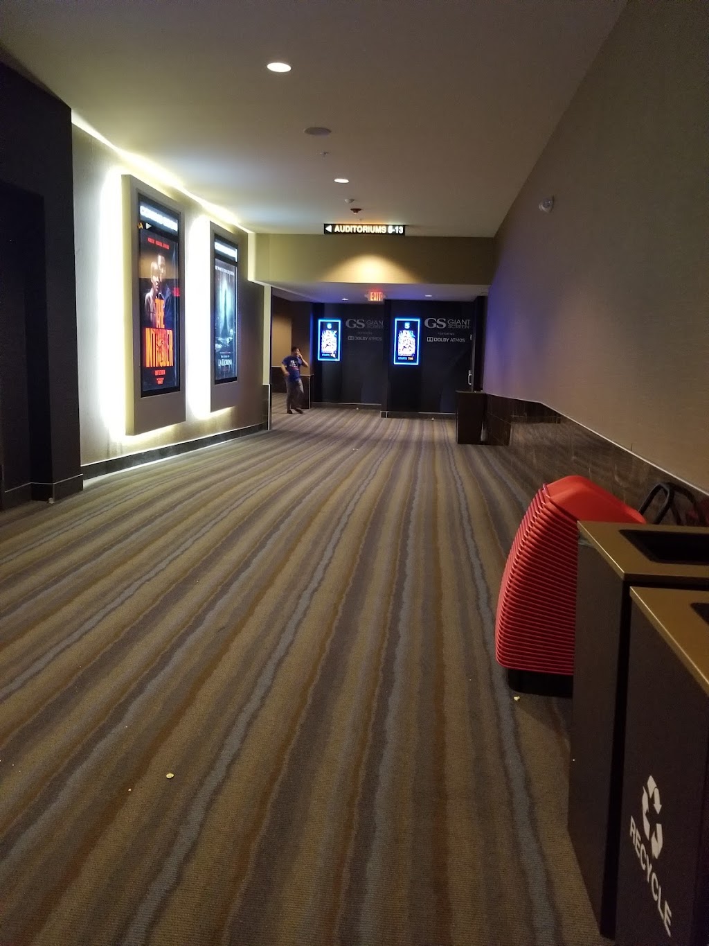 Country Club Cinema | 2405 Butano Dr, Sacramento, CA 95825, USA | Phone: (916) 913-1920