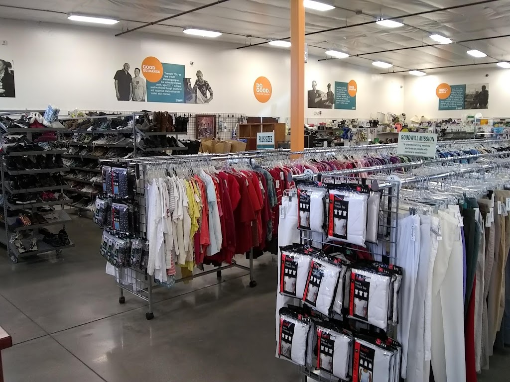 Goodwill Thrift Store and Donation Center | 718 W Calle Arroyo Sur, Green Valley, AZ 85614, USA | Phone: (520) 618-0198