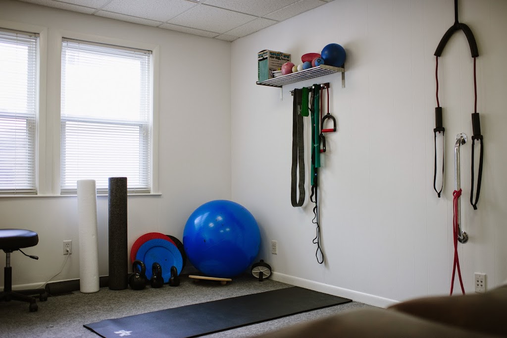 Move Well Chiropractic-Newton | 60 Austin St #102, Newton, MA 02460, USA | Phone: (617) 641-9999