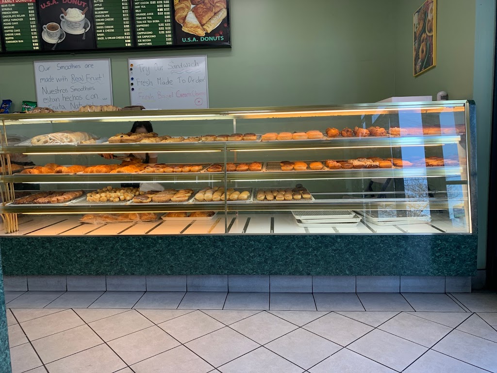 USA Donuts & Croissants | 7455 Lankershim Blvd B, North Hollywood, CA 91605, USA | Phone: (818) 765-3435