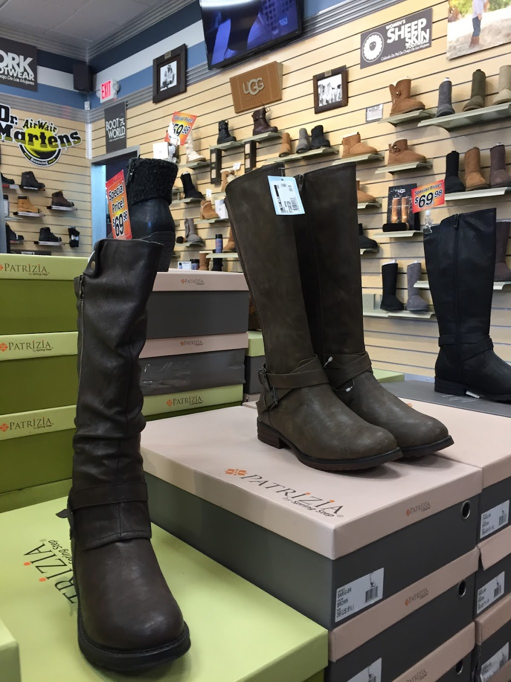 Boot World (Formerly KM Shoes) | 390 N McKinley St, Corona, CA 92879, USA | Phone: (951) 284-4971