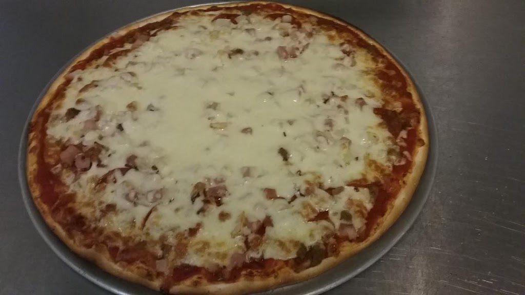 Michalenos Pizzeria | 235 S Main St, West Bend, WI 53095, USA | Phone: (262) 429-1000