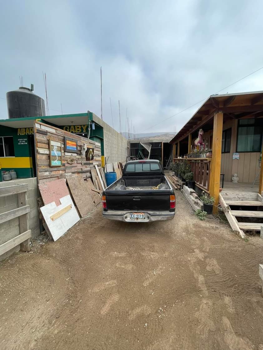 Vidriera La Mision Glass Shop | Felipe Crosthwaite, 22746 Santa Anita, B.C., Mexico | Phone: 646 596 0925