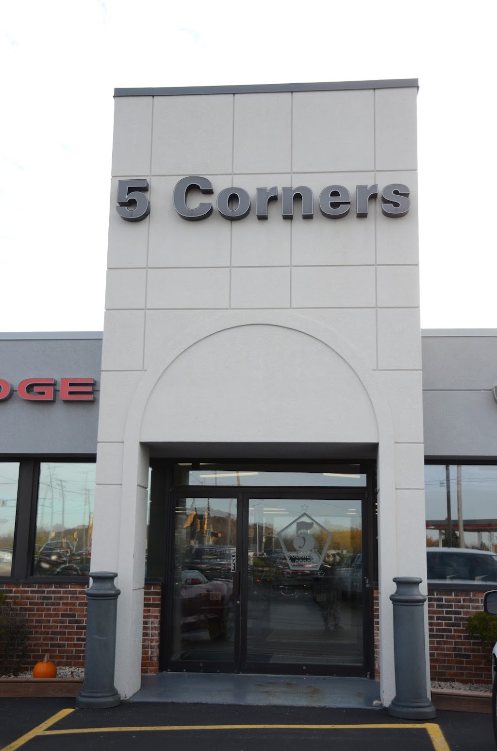 5 Corners Dodge Chrysler Jeep & Ram Truck | 1292 Washington Ave, Cedarburg, WI 53012 | Phone: (262) 375-3900