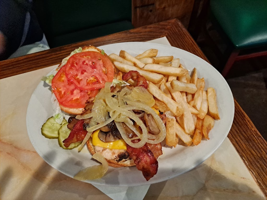 Muldoons Saloon & Eatery | 1020 E 185th St, Cleveland, OH 44119, USA | Phone: (216) 531-3130