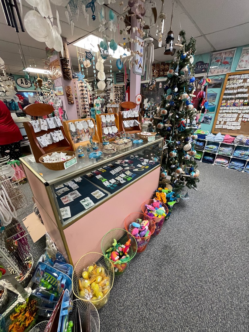 Shorelines Gift Shop | 109 First St, Neptune Beach, FL 32266, USA | Phone: (904) 246-9133