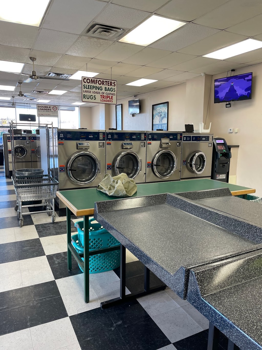 Hollywood Coin Laundry | 1305 McGee Dr, Norman, OK 73072, USA | Phone: (405) 321-2575