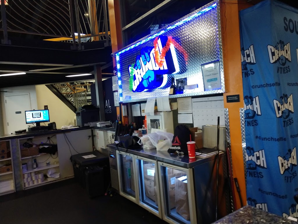 Crunch Fitness - Northridge | 10155 Reseda Blvd, Northridge, CA 91324, USA | Phone: (818) 435-7545