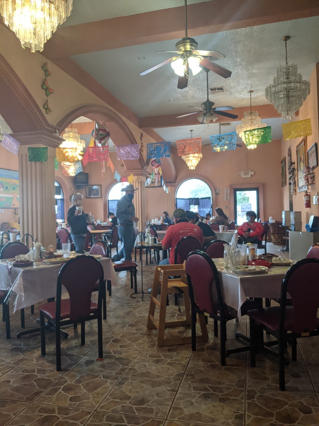 Angelicas Mexican Restaurant | 604 10th St, Floresville, TX 78114, USA | Phone: (830) 393-2182