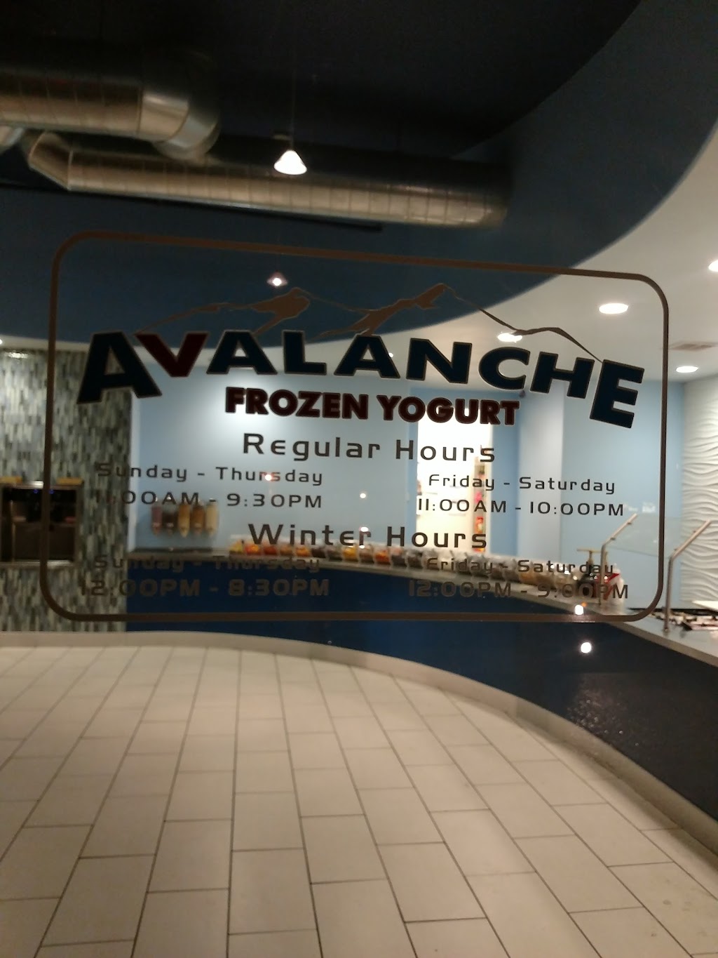 Avalanche Frozen Yogurt | 1500 Oliver Rd, Fairfield, CA 94534, USA | Phone: (707) 422-9500