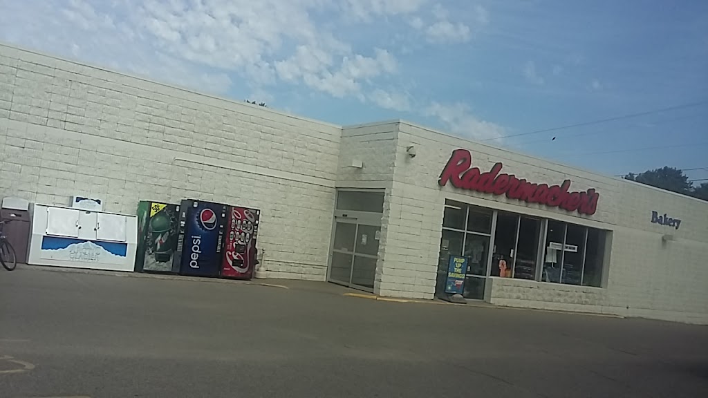 Radermachers Fresh Market | 110 S Lexington Ave, Le Center, MN 56057, USA | Phone: (507) 357-4424