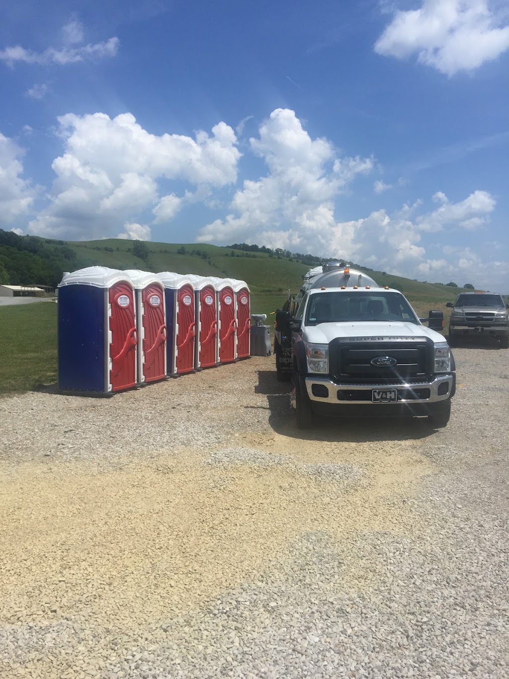 Setters Septic Tank Service and Portable Restrooms, LLC | 5036 Maysville Rd, Mt Sterling, KY 40353, USA | Phone: (859) 498-6704