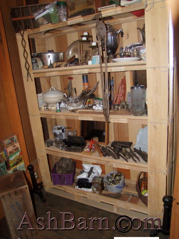 Ashbarn Eclectic Collectibles | 1725 Smith Rd Suit-A, Hamilton, OH 45013, USA | Phone: (513) 484-4600