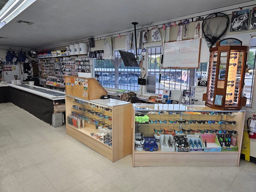 J & J Bait and Tackle Outfitters II | 1234 Baillies Bluff Road, Holiday, FL 34691, USA | Phone: (727) 940-7928