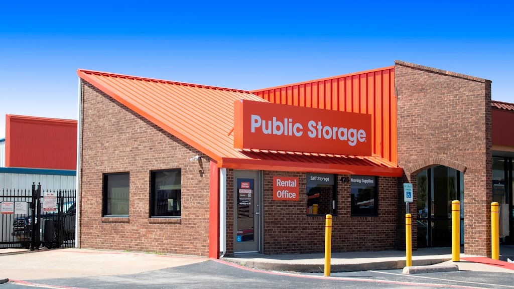 Public Storage | 425 E Pioneer Pkwy, Grand Prairie, TX 75051, USA | Phone: (972) 777-1175