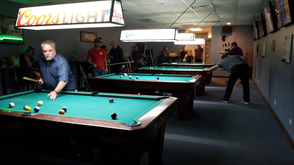 Cesars Sports Bar and Grill | 185 E Lake St, Bloomingdale, IL 60108, USA | Phone: (630) 582-2006