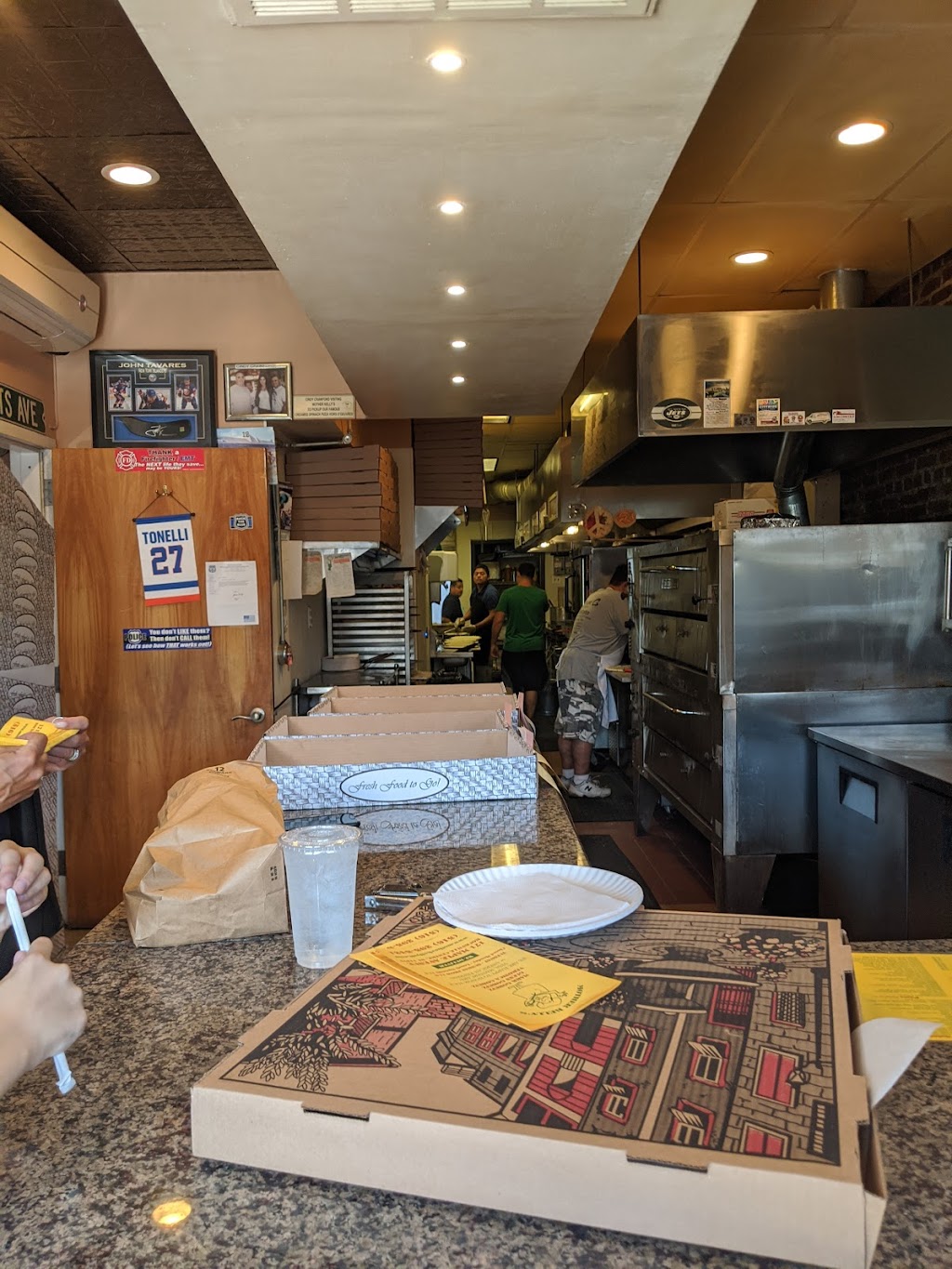 Mother Kellys | 171 Maple Ave, Rockville Centre, NY 11570, USA | Phone: (516) 295-5421