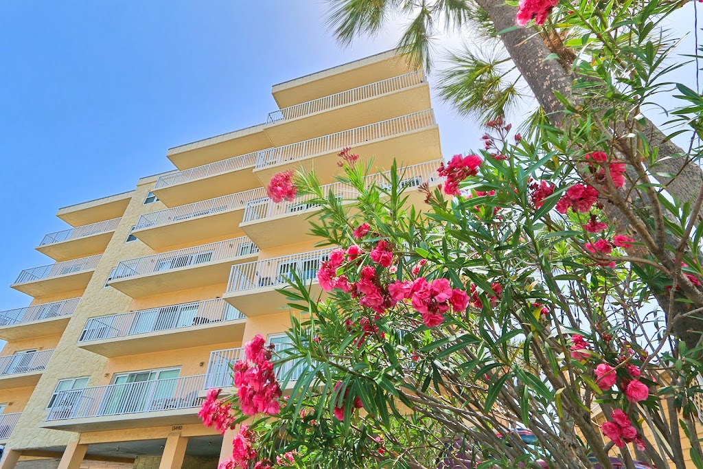 Collwood Condos | 13440 Gulf Ln, Madeira Beach, FL 33708, USA | Phone: (727) 397-9125