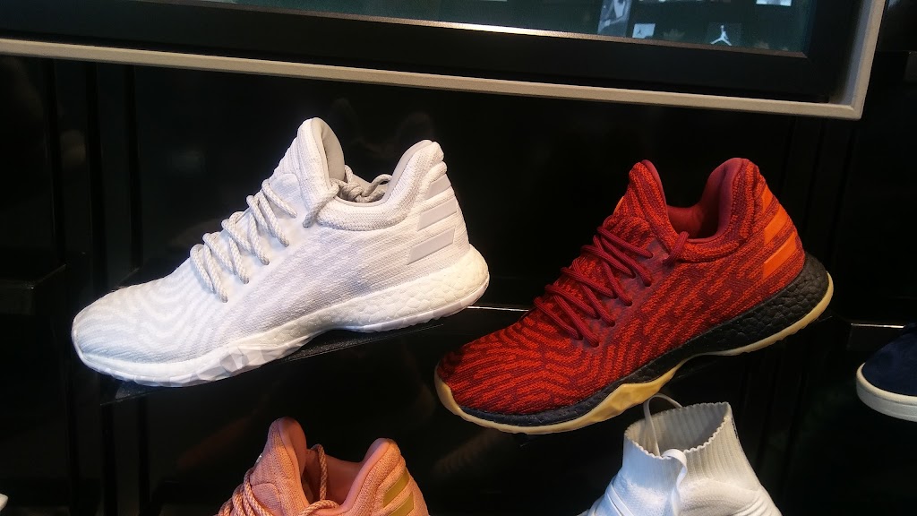 Foot Locker | 7700 W Northwest Hwy Suite 420, Dallas, TX 75225, USA | Phone: (214) 373-0064