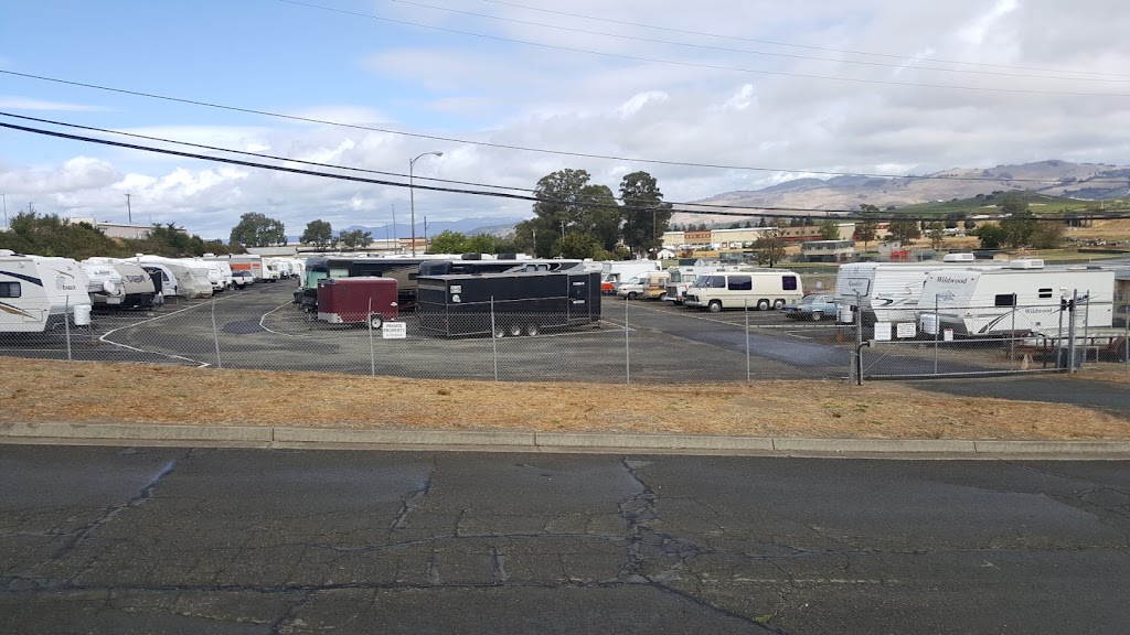 Oat Hill RV Parking | 4484 Hess Rd, American Canyon, CA 94503, USA | Phone: (707) 552-7932