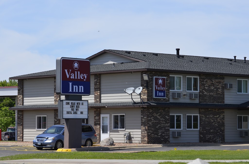 Valley Inn Shakopee | 1181 1st Ave E, Shakopee, MN 55379 | Phone: (952) 445-9120