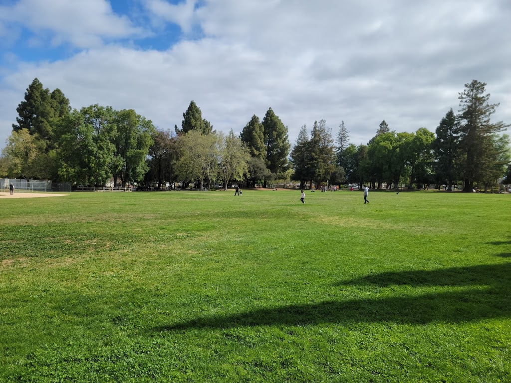 Ponderosa Park | 811 Henderson Ave, Sunnyvale, CA 94086, USA | Phone: (408) 730-7751