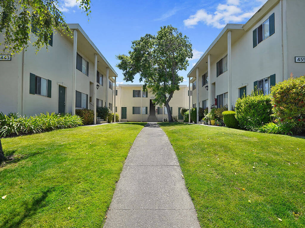 Colonial Garden Apartments | 460 N Humboldt St #1, San Mateo, CA 94401 | Phone: (833) 357-4205