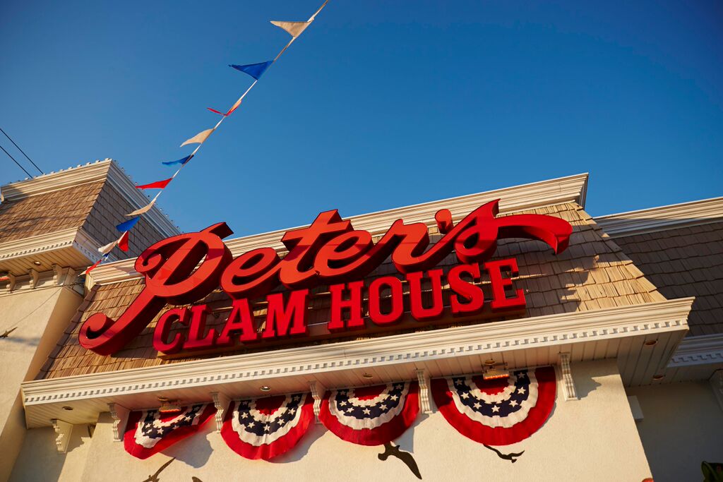Peters Clam Bar | 600 Long Beach Rd, Island Park, NY 11558, USA | Phone: (516) 432-0505