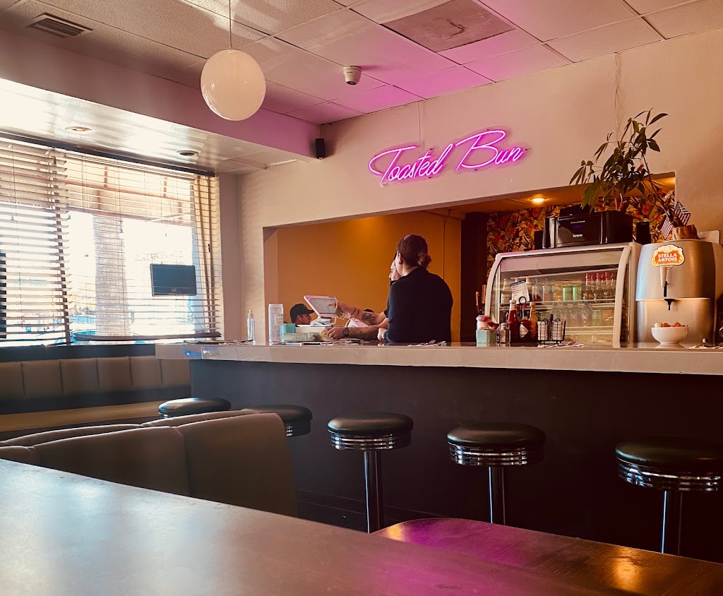 Toasted Bun Restaurant 1013 S Brand Blvd, Glendale, CA 91204, USA