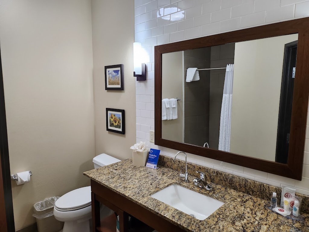 Comfort Inn & Suites Shawnee - Kansas City | 16510 Midland Dr, Shawnee, KS 66217, USA | Phone: (913) 962-5555