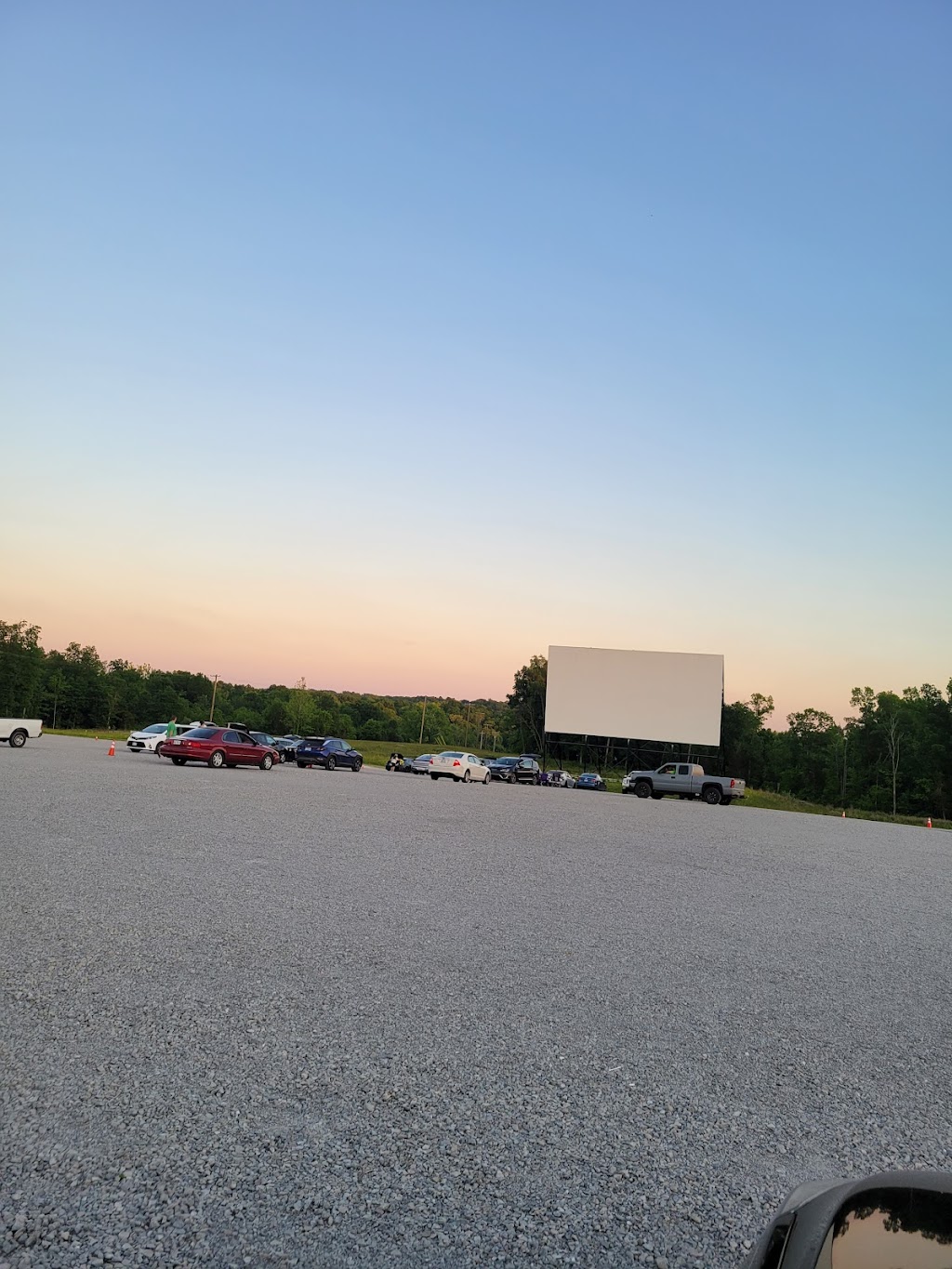 Sauerbeck Family Drive In | 3210 D.W. Griffith Ln, La Grange, KY 40031, USA | Phone: (502) 233-1149